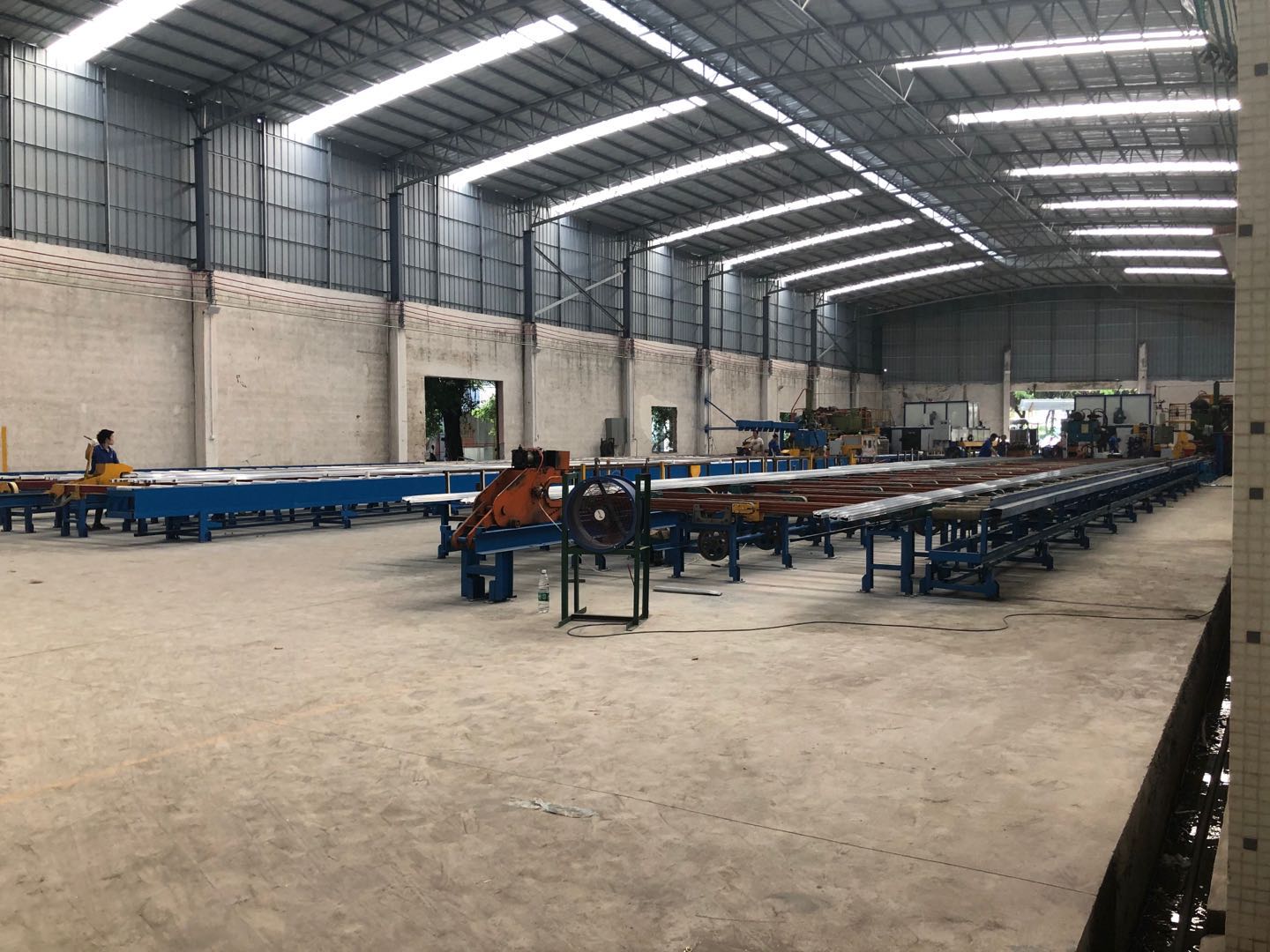 生產(chǎn)車(chē)間